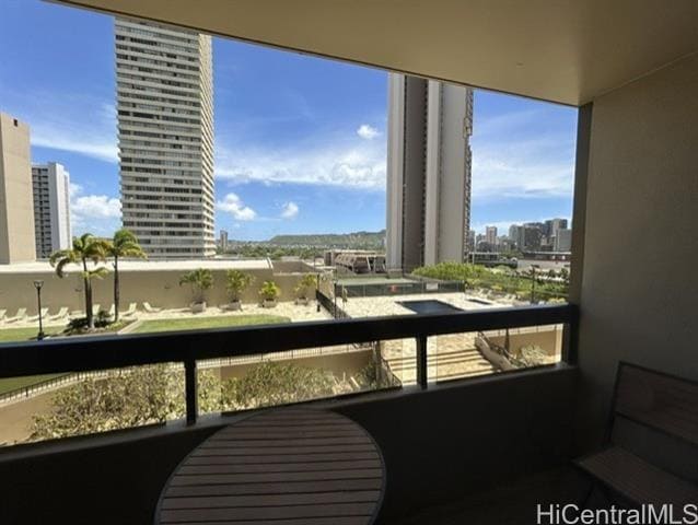 Building Photo - 2499 Kapiolani Blvd