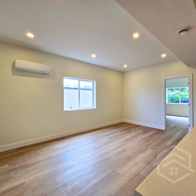 Photo du bâtiment - 2-Bedroom Upper Unit in Ingersoll!!