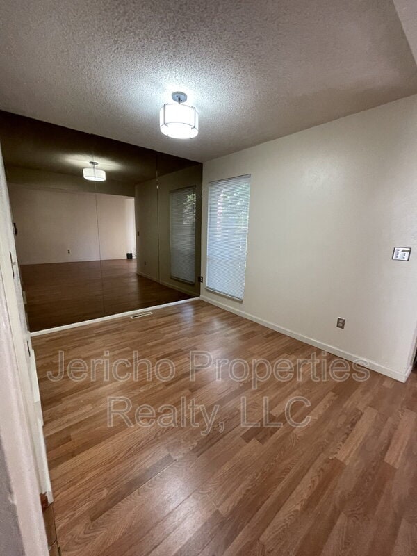 Building Photo - 9274 W Utah Ave