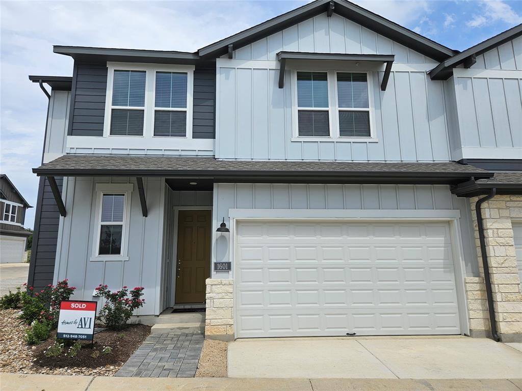 Foto principal - 1020 Vista View Dr
