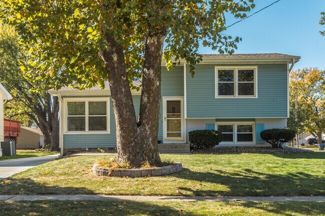 Foto del edificio - Great Urbandale home!
