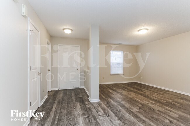 Building Photo - 6829 W Raleigh Dr
