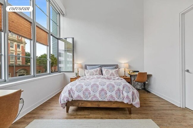 Foto del edificio - 2728-28 Thomson Ave