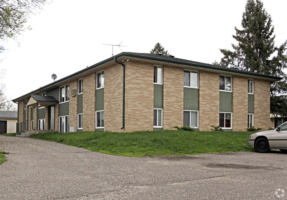 Primary Photo - 40 Balsam Ave SW