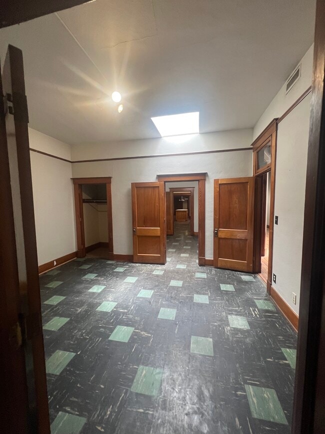 Foto del edificio - 923 W Douglas Ave