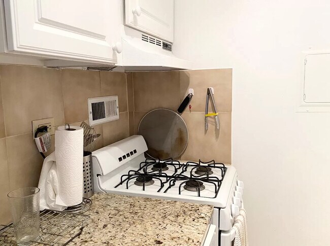Kitchen. Has everything - 1420 N St NW
