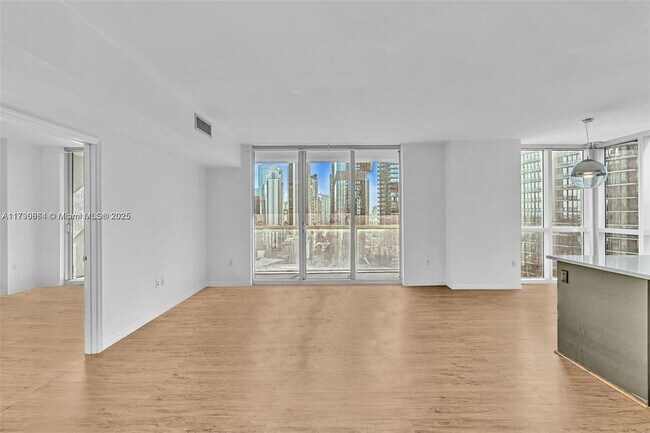 Foto del edificio - 55 SE 6th St