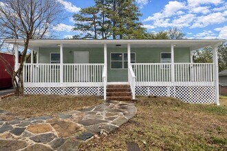 Building Photo - 6161 Susan Ln