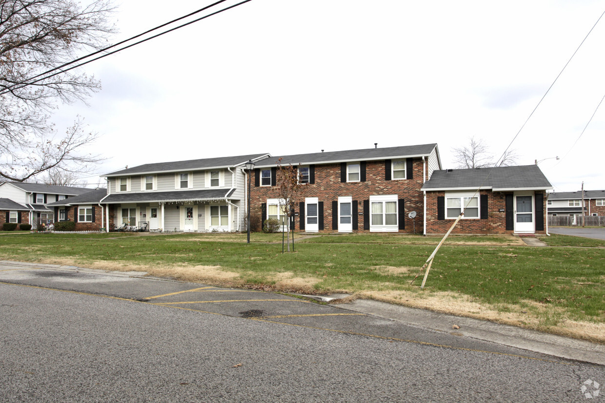 Building Photo - Colonial Square Cooperative