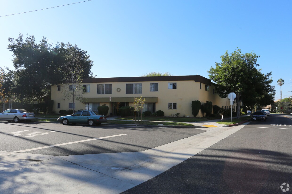 Primary Photo - 1110 E Doran St