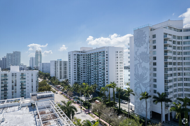 Building Photo - Mirador Condos South