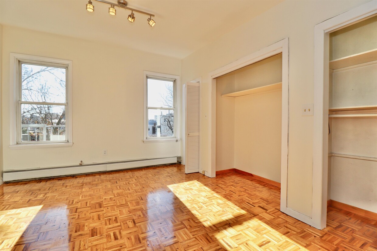 Primary Photo - 318 5th St