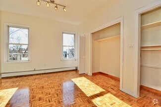 Building Photo - 318 5th St