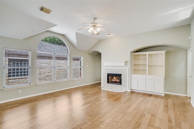 Building Photo - 15 Muirfield Greens Ln