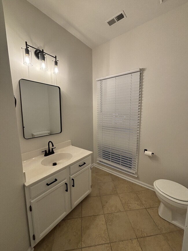 Foto del edificio - NEW TO MARKET: Cameron Woods Community!