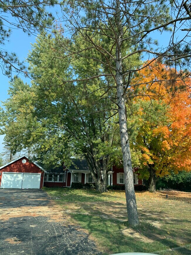 Building Photo - 7290 Olde Creek Rd