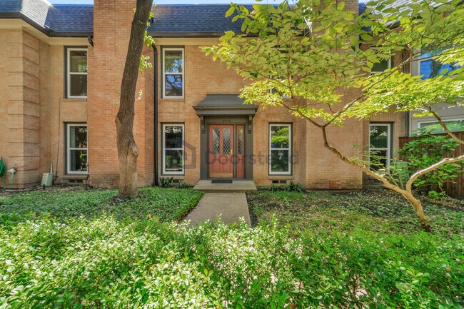 Building Photo - 7814 Meadow Park Dr