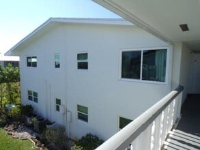 Building Photo - 136 Coventry I