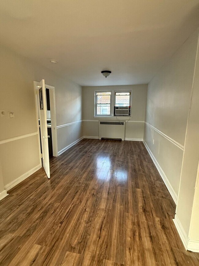 Foto del edificio - 3-Bedroom Home in Northeast Phila. Available For Rent!