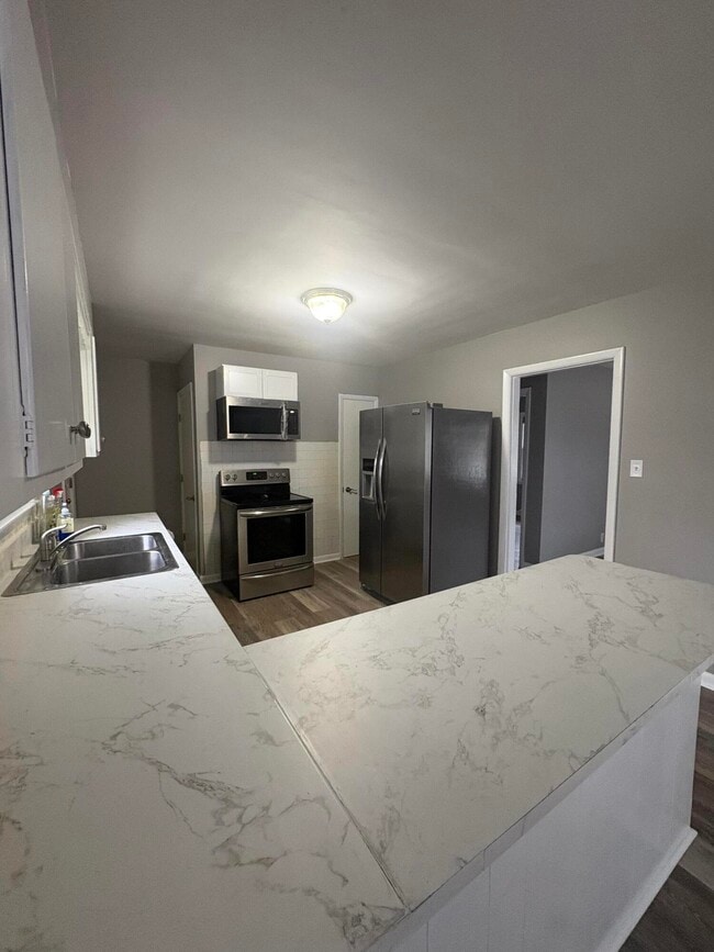 Building Photo - 1117 Meridian Dr