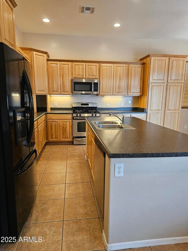 Building Photo - 2042 Prairie Grass Dr