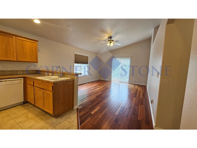 Foto del edificio - MOVE IN SPECIAL: $500 OFF JULY RENT! Great...