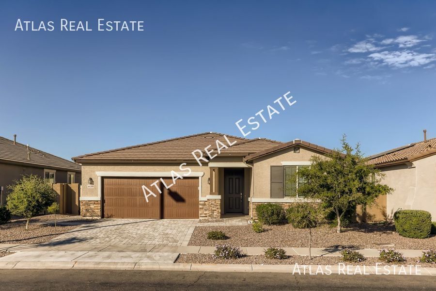 Primary Photo - Like New 4 Bedroom 2 Bathroom Home in Gree...