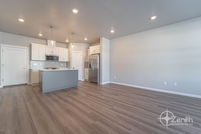 Foto del edificio - Modern 3 Bedroom Vancouver Home with Spaci...