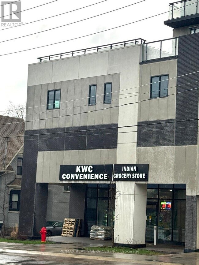 Photo du bâtiment - 128 King St N