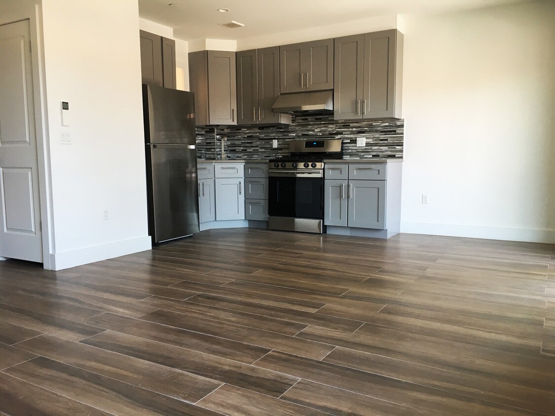 Foto principal - 86-30 Grand Ave