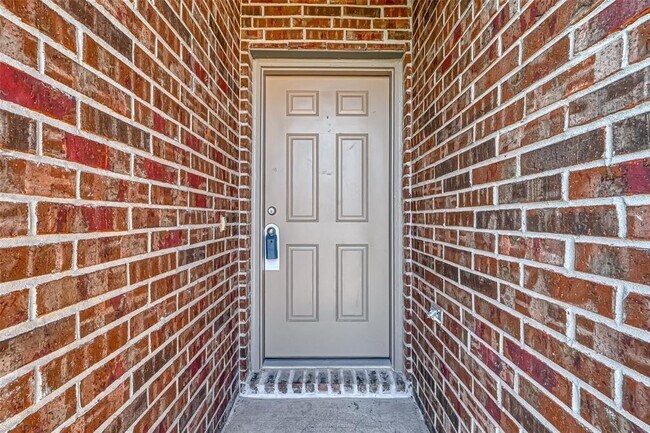 Foto del edificio - 611 Harvest Bluff Dr