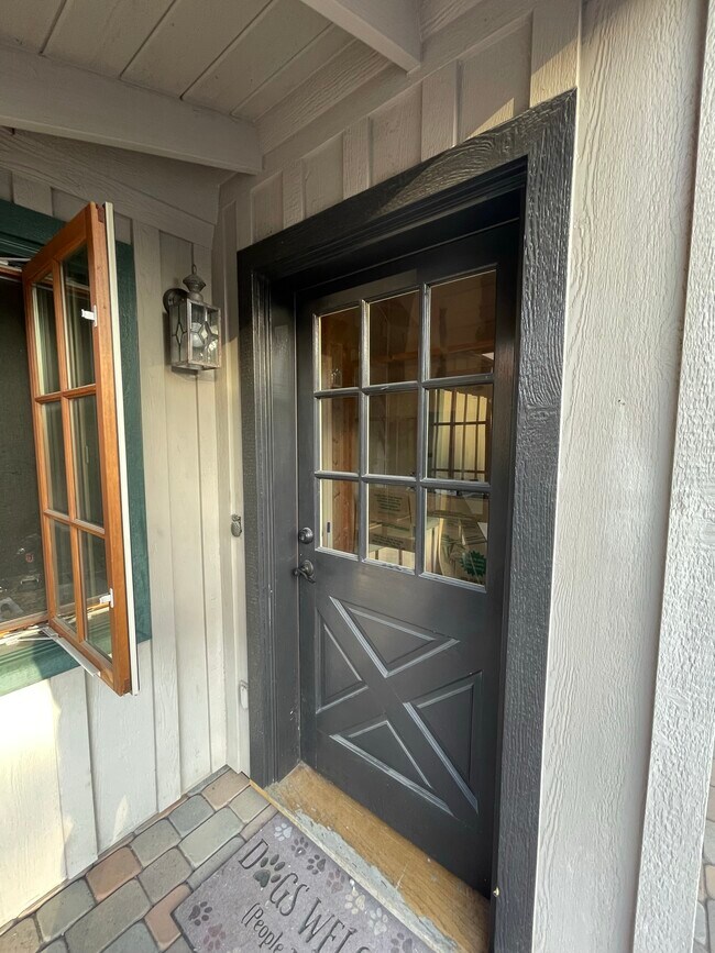 Building Photo - 9645 La Alba Dr