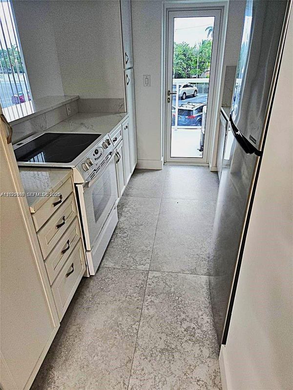 Foto del edificio - 2715 N Ocean Blvd