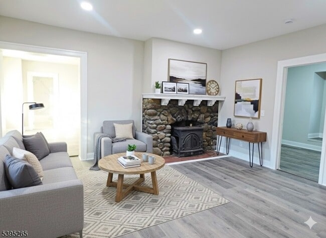 Foto del edificio - 32 Elmwood Ave