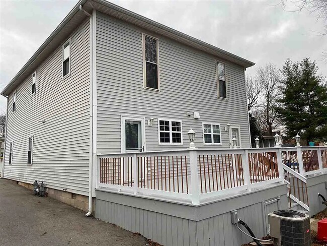 Patio trasero - 1207 Smallhouse Rd