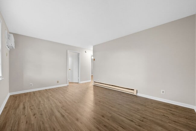 Building Photo - 110 Tandy Dr