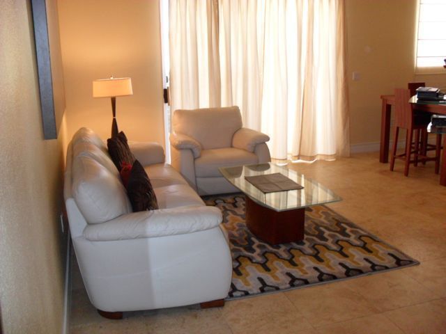 Foto del edificio - Meridian Top-Floor 1 Bed 1 Bath with Great...