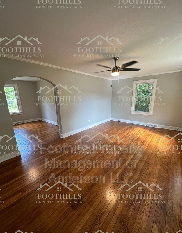 Building Photo - 2704 Whitehall Ave