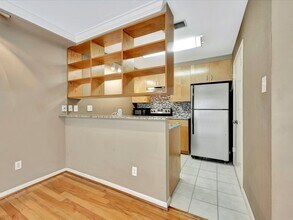 Building Photo - 1601 S Shepherd Dr