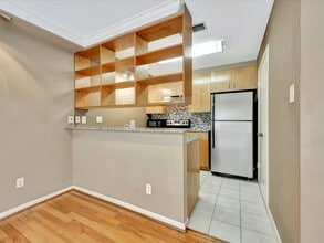 Building Photo - 1601 S Shepherd Dr