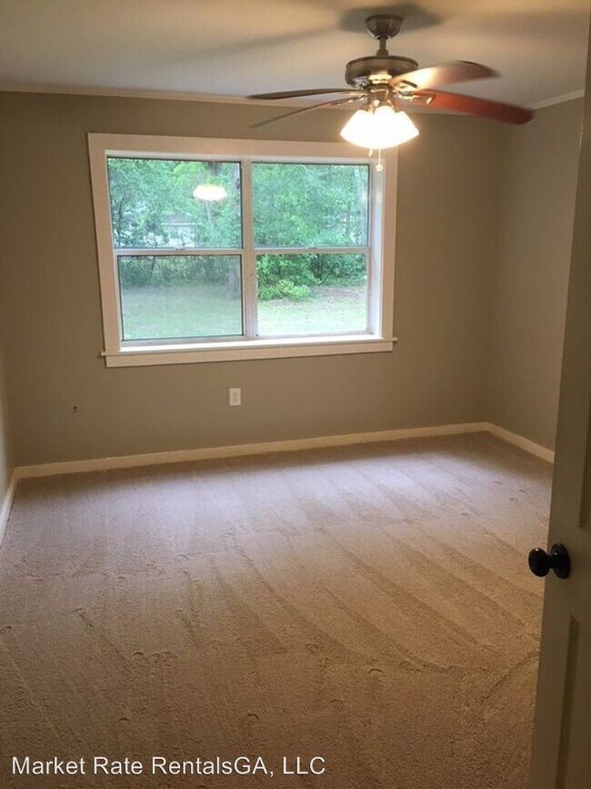 Foto del edificio - 3 br, 1 bath House - 1011 Albany Road