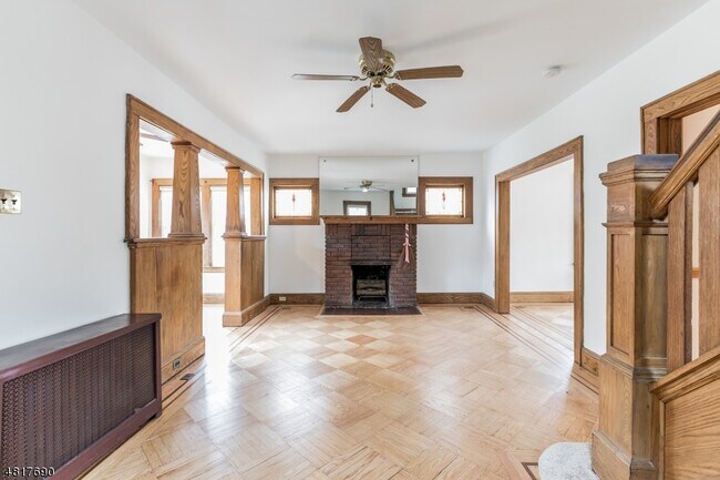 Foto del edificio - 98 Tiona Ave