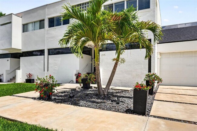 Foto del edificio - 205 N Trask St