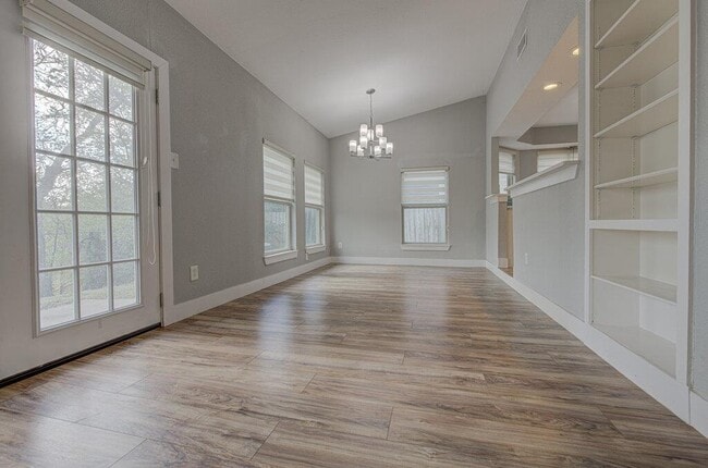 Building Photo - 7305 Inspiration Dr