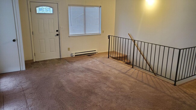 Building Photo - Broad Duplex's