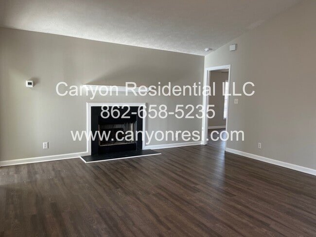Building Photo - 461 Bedford Knoll Dr