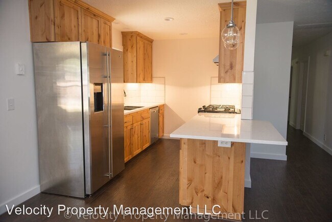 Building Photo - 3 br, 2 bath House - 130 SE 15th St.