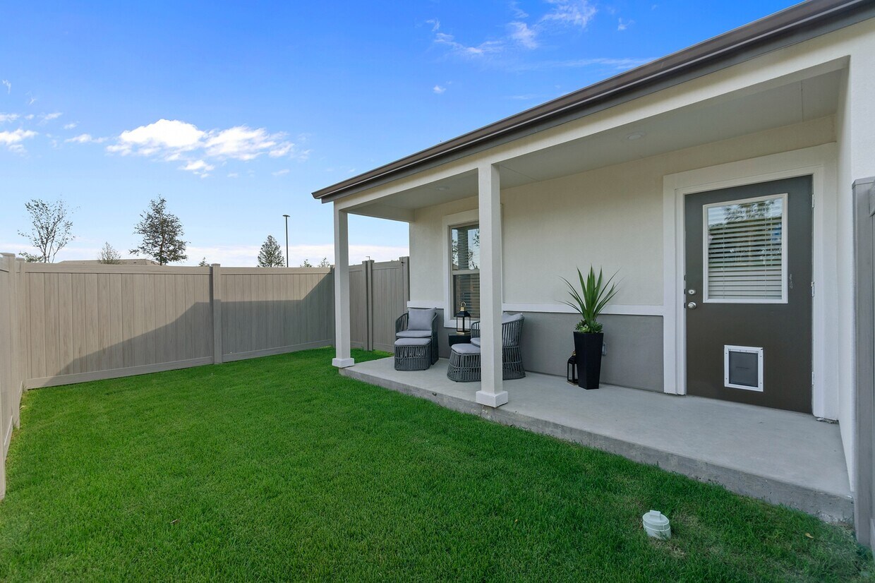 Mansions at Oak Point Apartments in Little Elm, TX