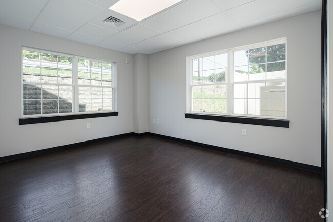 2HAB, 1BA - 900 ft² - Sunrise Apartments at Melrose