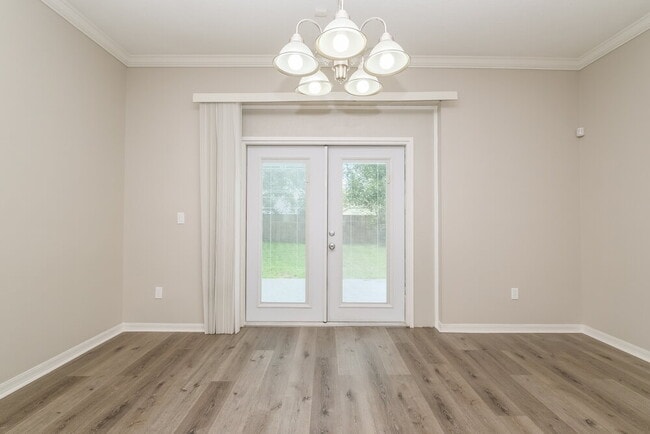 Building Photo - 6637 Cambridge Park Dr